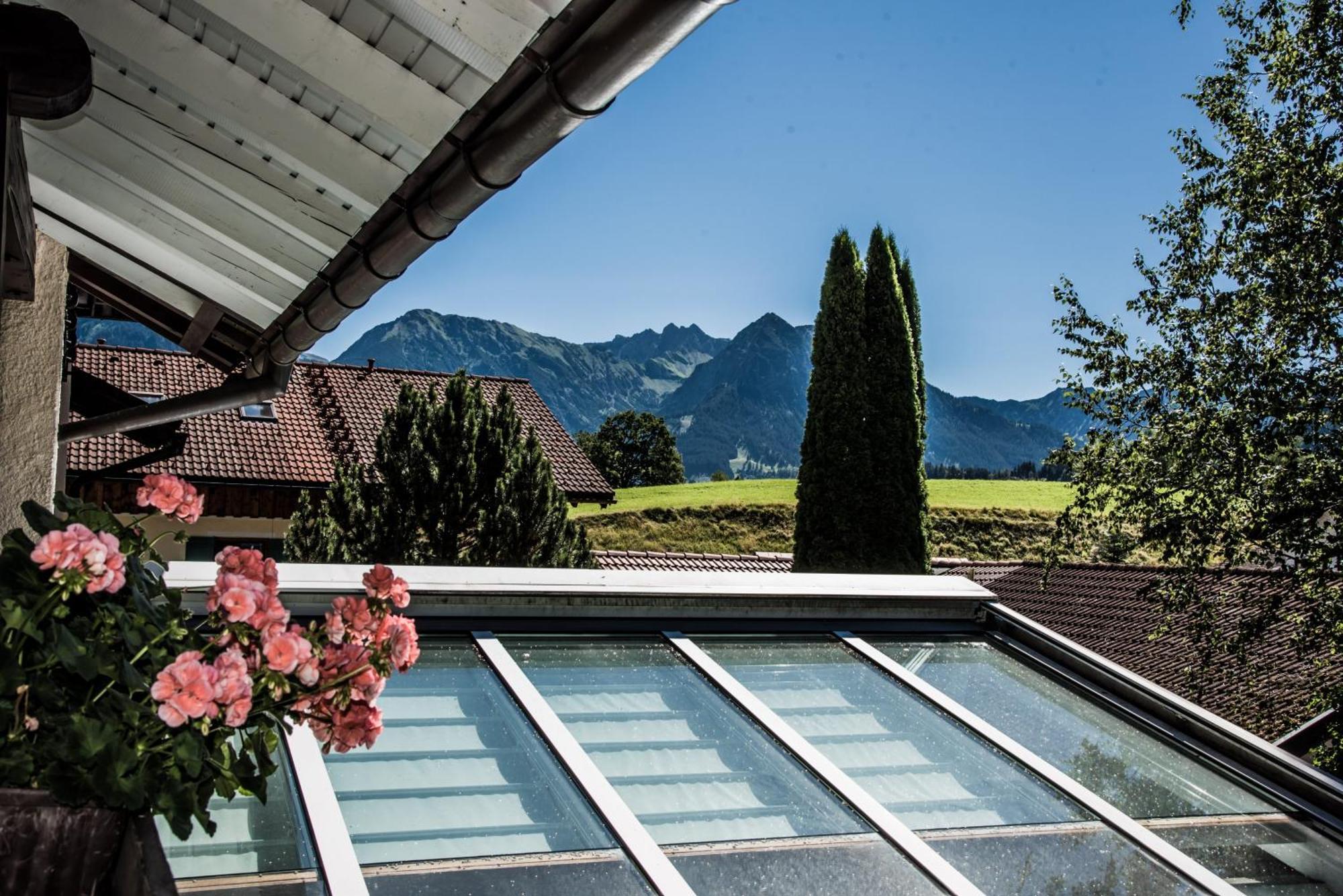 Haus Susanne - Top-Ferienwohnungen - Sommer-Bergbahn Inklusive Obermaiselstein Eksteriør billede