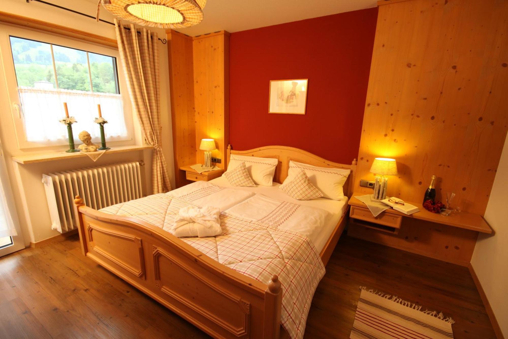 Haus Susanne - Top-Ferienwohnungen - Sommer-Bergbahn Inklusive Obermaiselstein Eksteriør billede